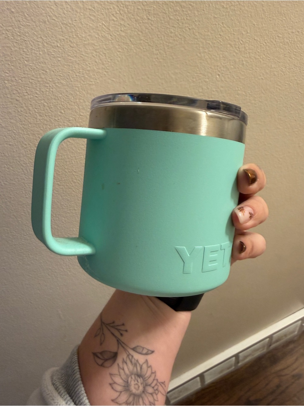 Yeti Seafoam Travel Mug - Aqua Green Insulated Cup - Picture 4 of 4